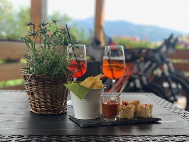 Hotel Alla Rocca Varena Eksteriør billede