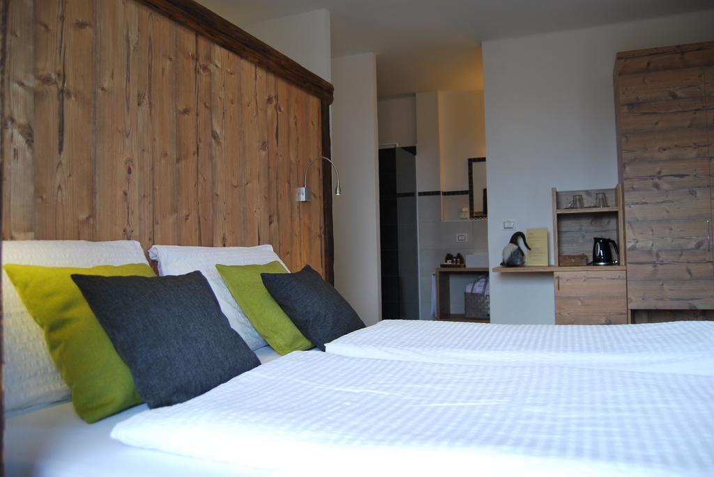 Hotel Alla Rocca Varena Eksteriør billede