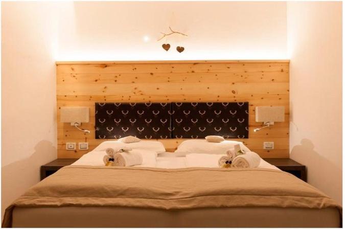 Hotel Alla Rocca Varena Eksteriør billede